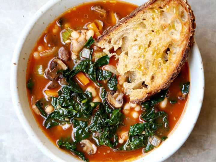 Vegan Mushroom & White Bean Minestrone Soup Recipe